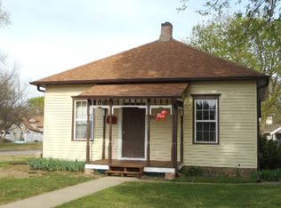 432 N Chestnut St, Lindsborg, KS 67456