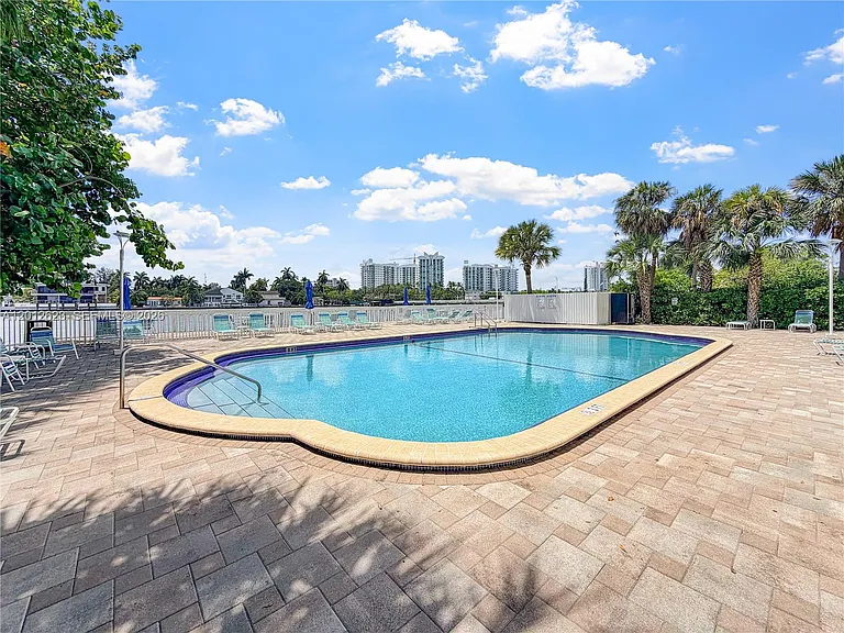 1455 N Treasure Dr #6H — Photo 25