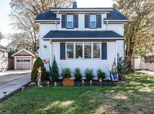 105 Gregory Ave, Merrick, NY 11566