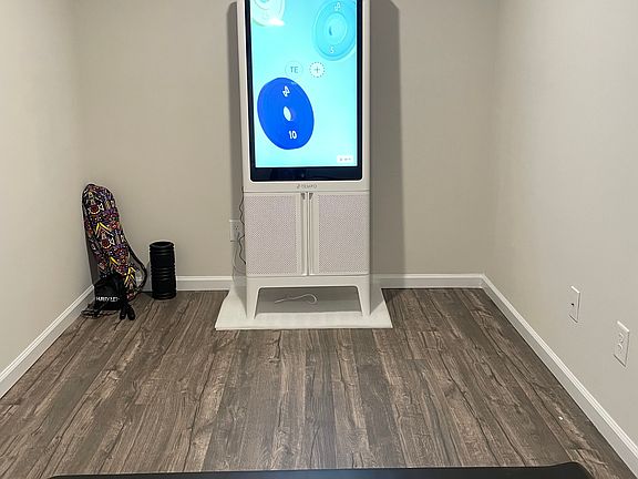 Flex space, that can be used as home gym, office, or game room