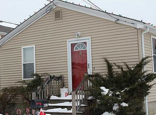 208 Metacom Ave, Warren, RI 02885