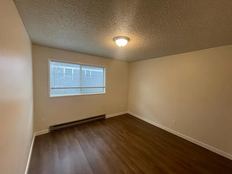 1000 NE 3rd St #9 — Photo 3