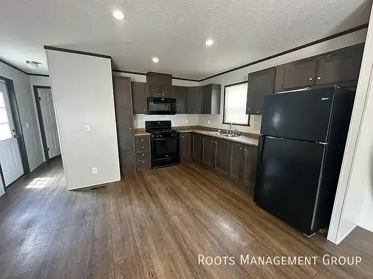 2088 E Empire Ave #208 — Photo 3