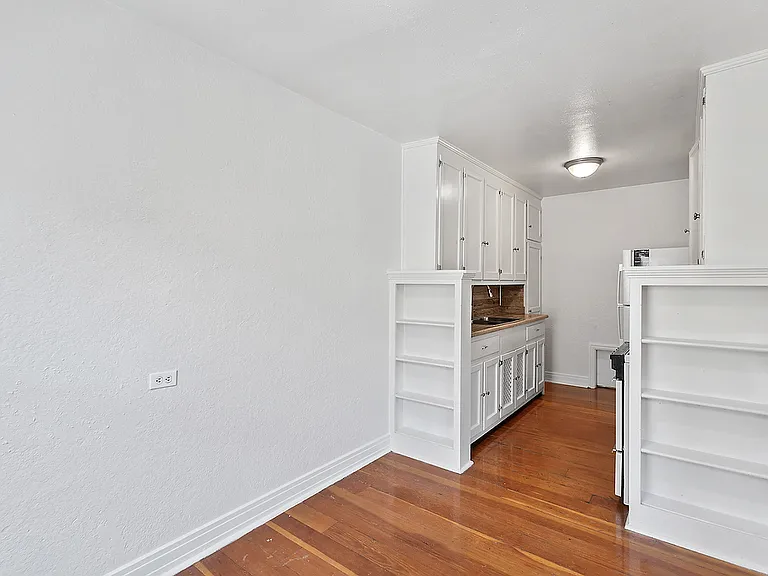 1010 N Sherman St — Photo 5