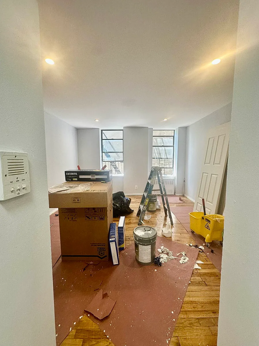 Building Photo - 2078 Vyse Ave #3B