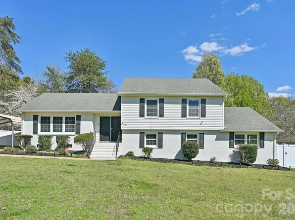 1104 Colony Ct, Gastonia, NC 28056