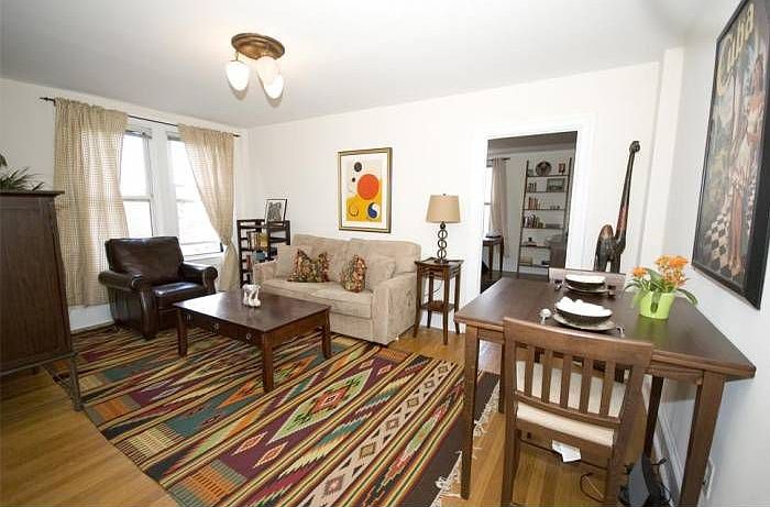 Living Dining Area