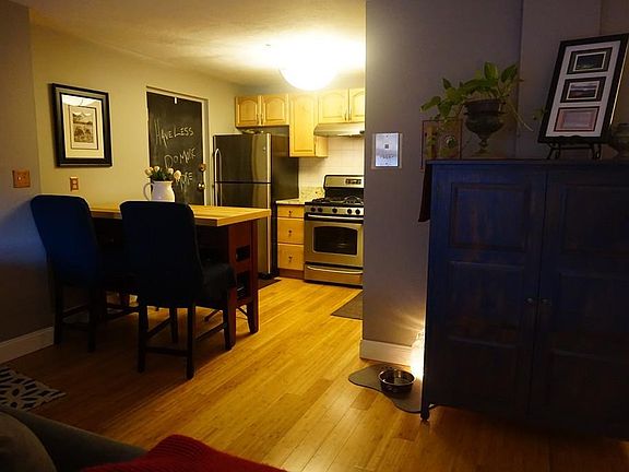 4th image of 141 Willard St APT 10