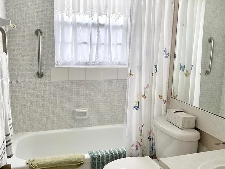 84 Brighton Dr E #B — Photo 17