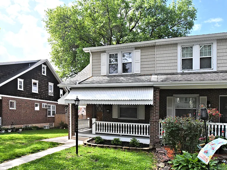 1318 Cherry St — Photo 1