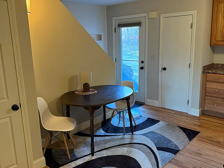 25 Apple Ln #B — Photo 4