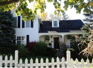 58 E Washington St, Chagrin Falls, OH 44022