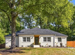1142 Fox Run Dr, Charlotte, NC 28212