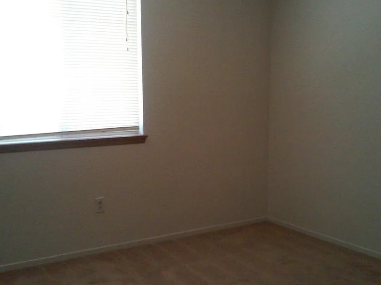 8461 Ironwood Ave — Photo 9