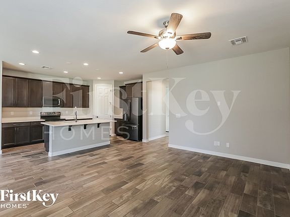 4th image of 44169 W Palo Aliso Way