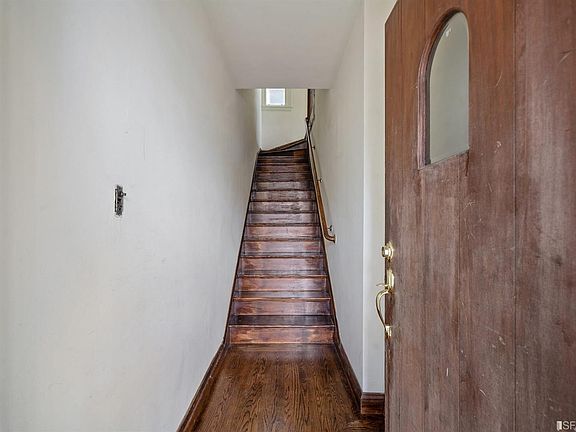 4th image of 400 Templeton Ave