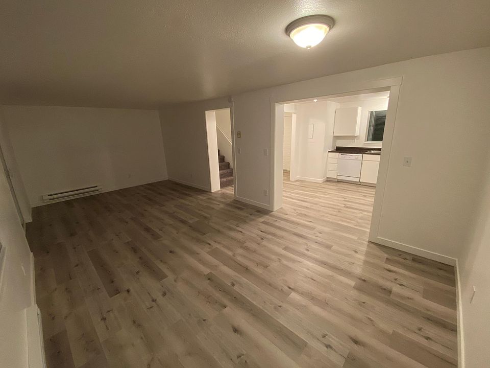 1st image of 804 Moccasin Ln