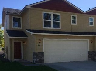 923 E Dewey Ave, Nampa, ID 83686