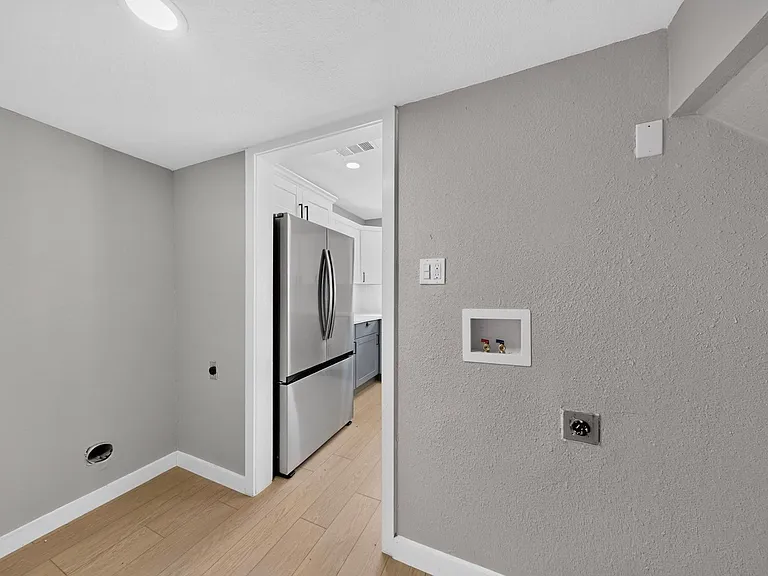 6708 Johnnie Ct — Photo 36