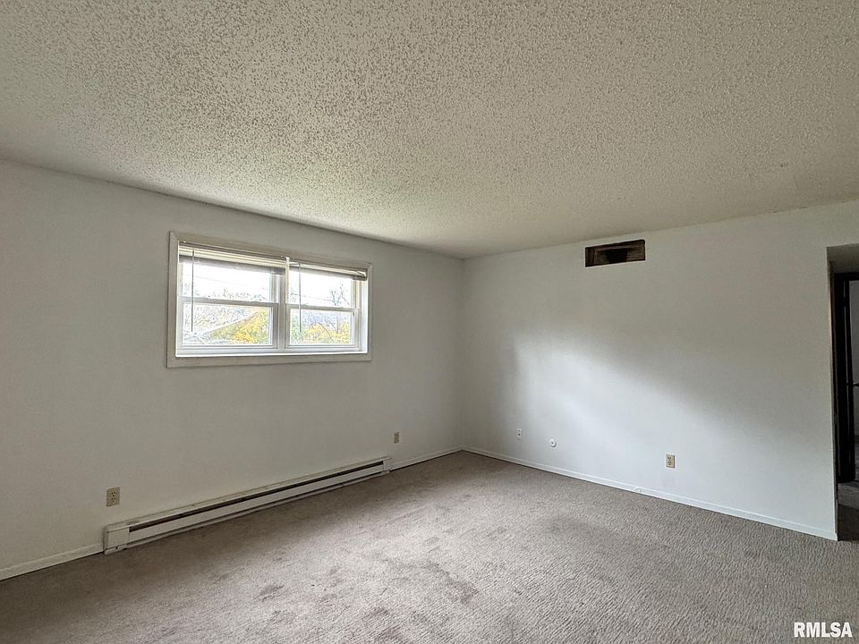 2nd image of 2080 W Washington St #6