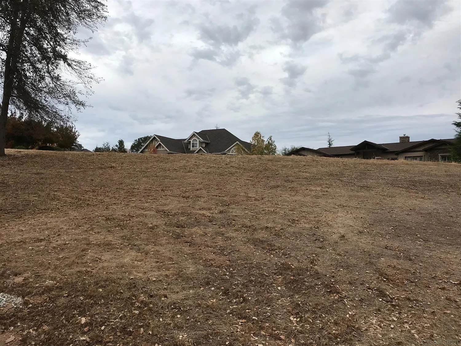 324 Mill Rd photo 1