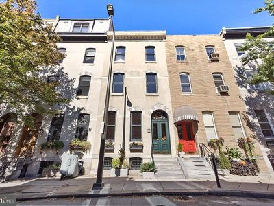 2219 Locust St, Philadelphia, PA, 19103