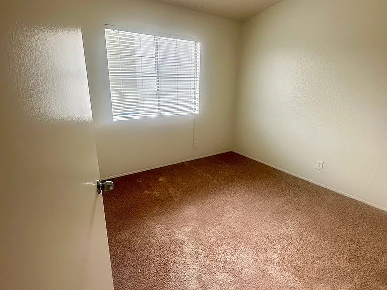 390 W University Ave #25 — Photo 11