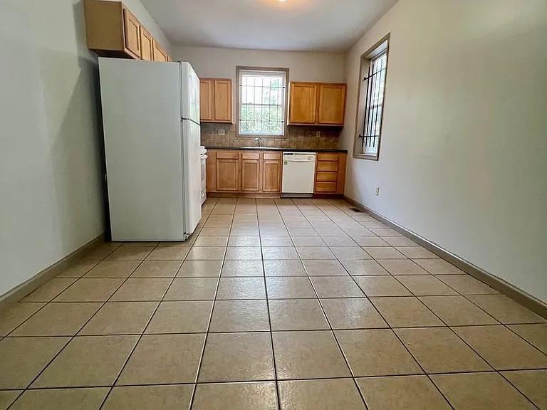 2154 N Carlisle St — Photo 4