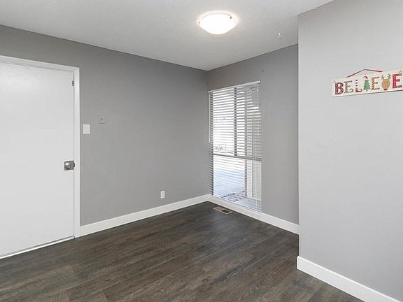 2nd image of 3245 Vickie Ln