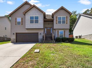 430 Leslie Wood Dr, Clarksville, TN 37040