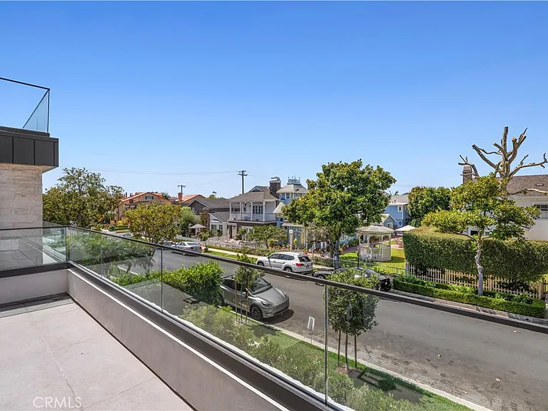 430 Fernleaf Ave — Photo 37