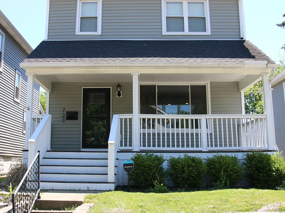 723 Siebert St