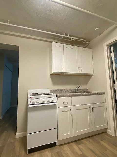 1st image of 4176 Paxton Woods Ln APT B