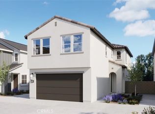 2046 Pyrenes Pl, Santa Paula, CA 93060