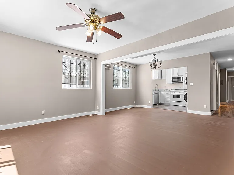 1179 N Berendo St — Photo 5