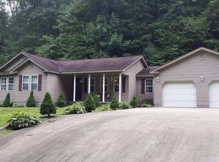 376 W Eden Ln, Inez, KY 41224