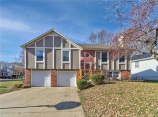 401 Airway Ct, Belton, MO 64012