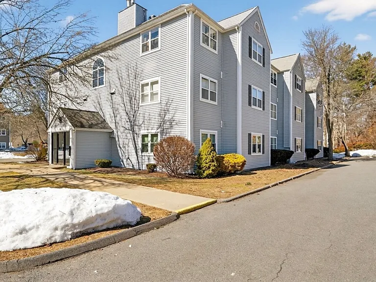 15 Longworth Ave — Photo 2
