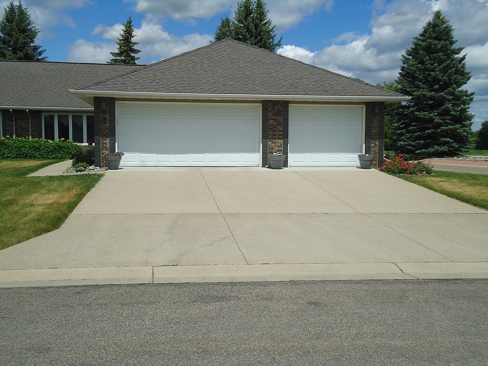 2nd image of 544 13th Ave N