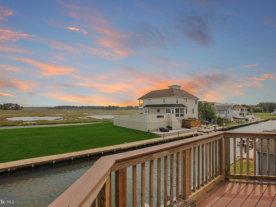 1st image of 5 Gull Dr