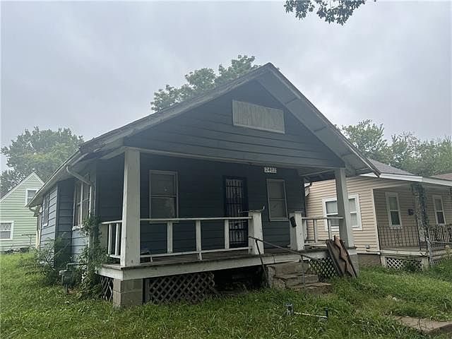 1st image of 2402 E 59th St
