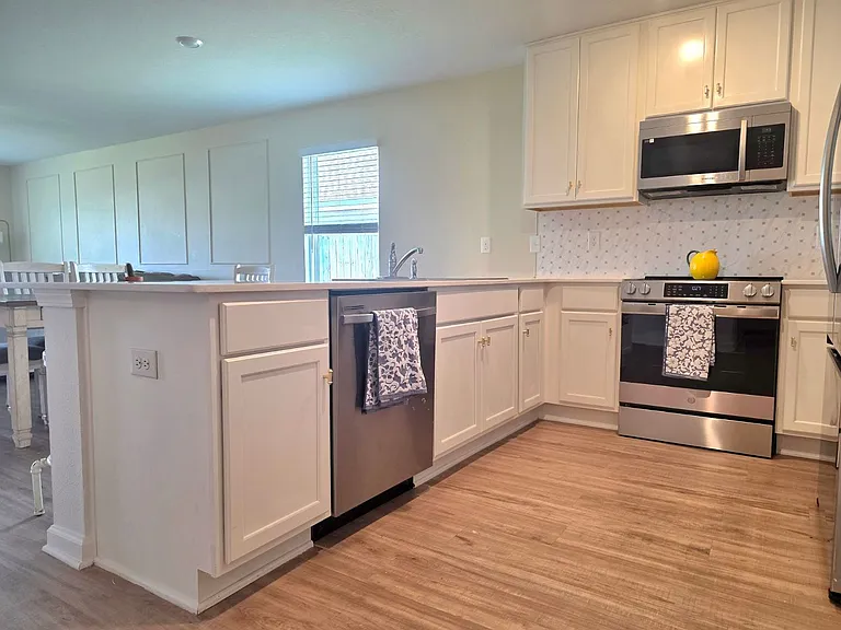4639 Carlstrom Ln — Photo 9