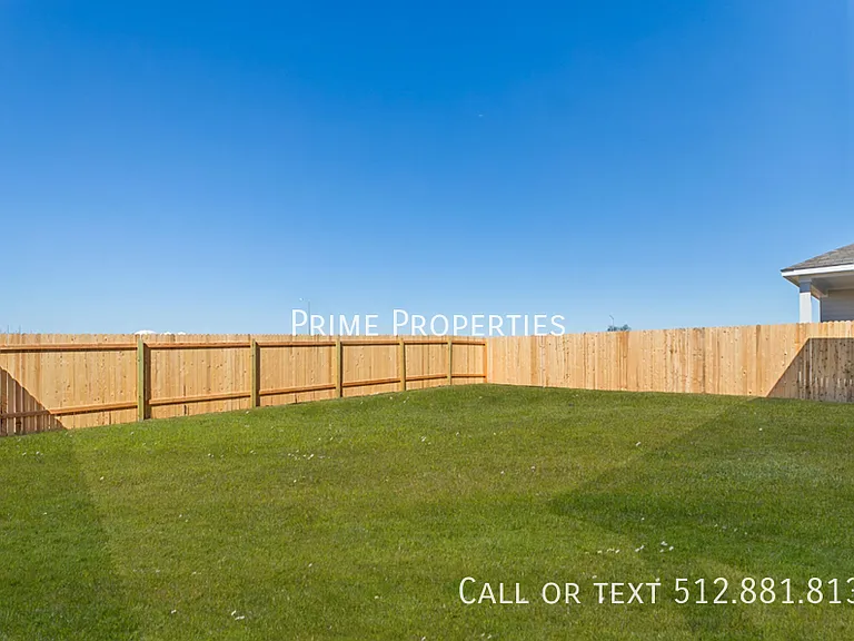 221 Wilson Springs Ln — Photo 24