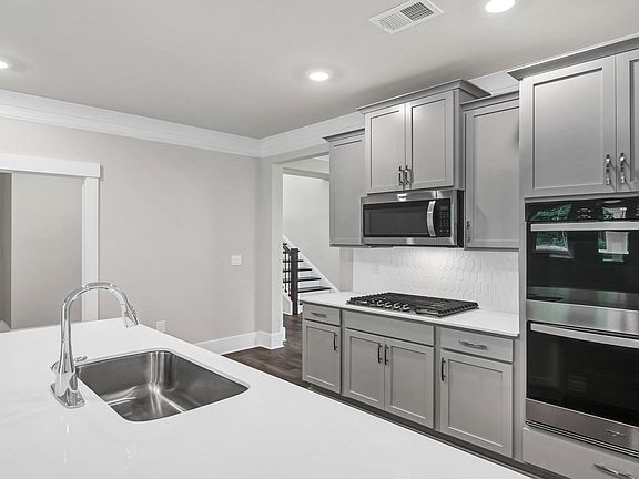 7th image of this home