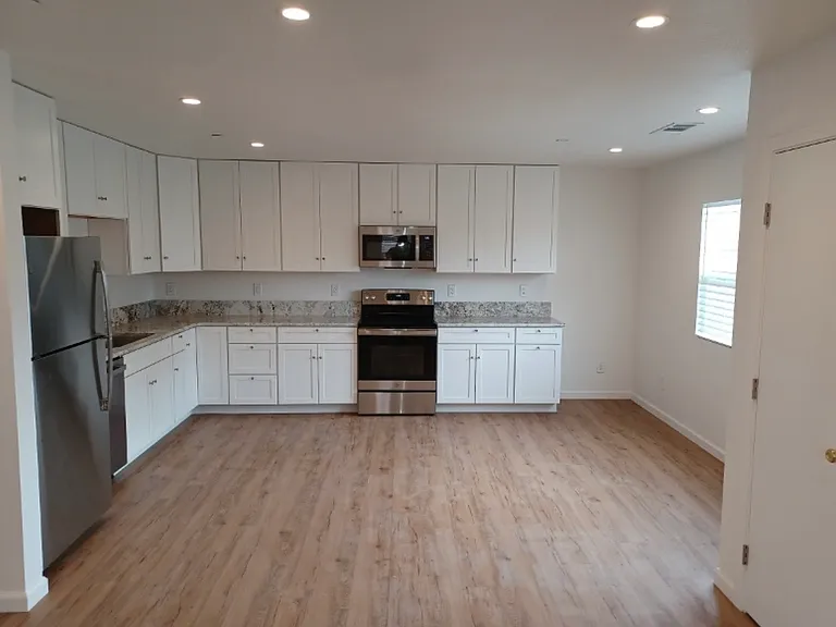 1725 Pope Ct #B — Photo 3