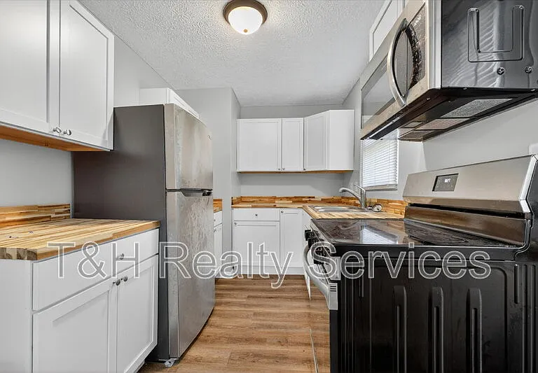 3836 Priscilla Ave — Photo 10