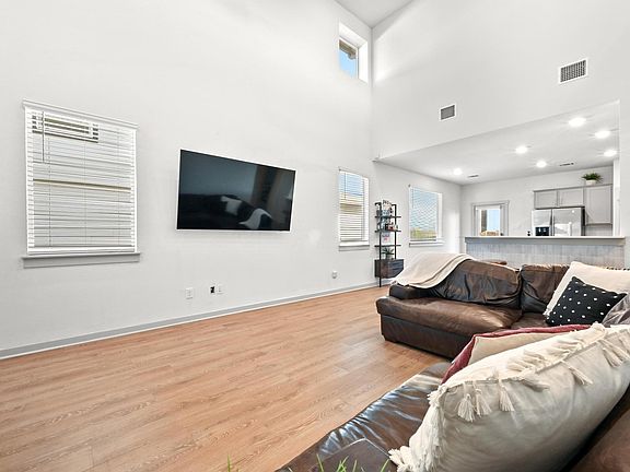 5th image of 522 Wilshire Rd