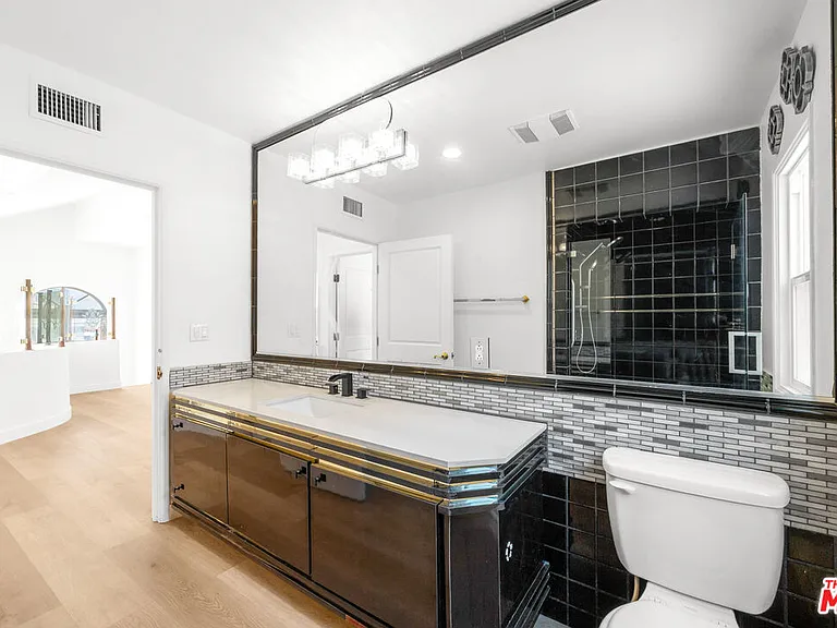 244 S Almont Dr — Photo 42