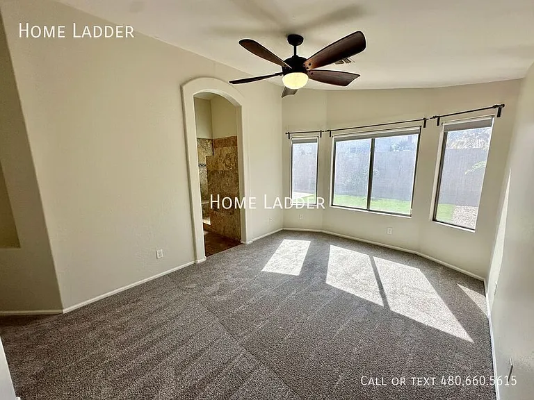 445 E Cantebria Dr — Photo 12
