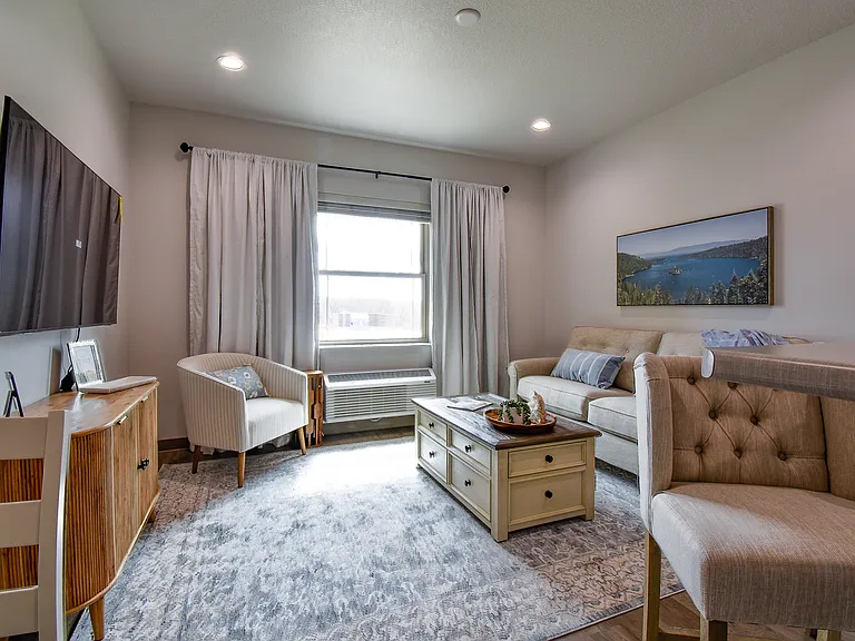 Crossroads Place Apartments — Photo 43